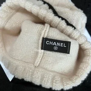 Auth BN Chanel CC Logo Ivory Cashmere Knit Beanie s_wp_63af9233bd66cd9f435a9181.webp main image 4